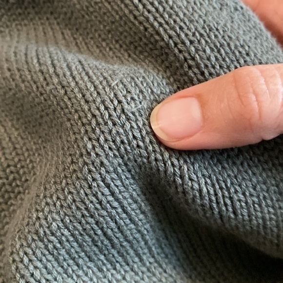 Eddie Bauer Green V-neck 100% Cotton Sweater Size Medium - Picture 7 of 7